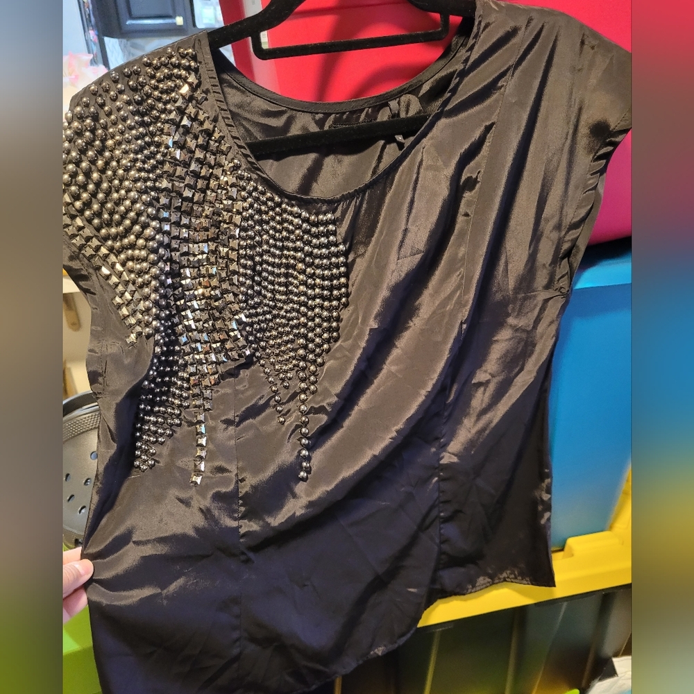 Guess dressy top with studs Great condition